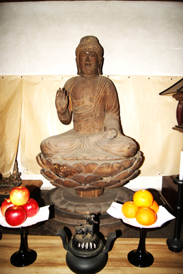 木造釈迦如来坐像（大宝寺）の画像1