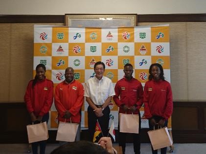 8月1日（木曜日）モザンビーク共和国オリンピック代表候補選手・コーチらの訪問（県庁）の画像