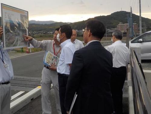 6月6日（木曜日）平成30年7月豪雨災害に係る堤防等整備現場視察（大洲市 菅田町菅田）