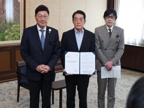 5月8日（木曜日）県立今治病院の移転整備に関する今治市長・今治市医師会長からの要望（県庁）（県庁）