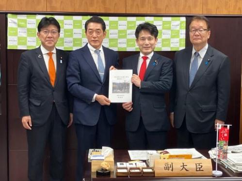 5月2日（金曜日）今治市林野火災の復旧に関する要望(農林水産副大臣)（東京都）