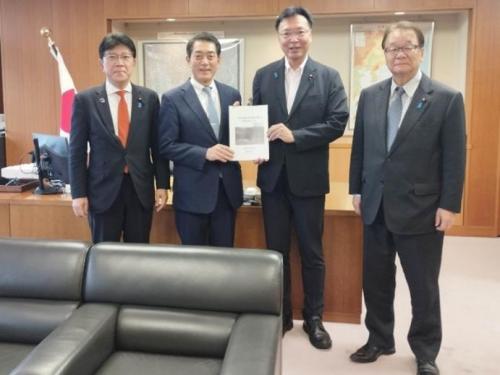 5月2日（金曜日）今治市林野火災の復旧に関する要望(国土交通大臣政務官)（東京都）