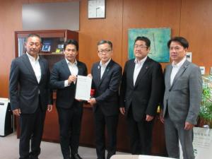 経産省　竹内　政務官