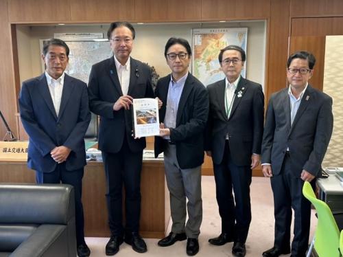 8月21日（木曜日）高速道路整備等に関する要望活動(国土交通大臣政務官)（東京都）