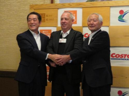 10月22日（水曜日）コストコホールセールジャパン株式会社の本県への出店に関する東温市長との記者発表（県庁）