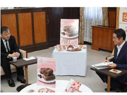 10月30日（木曜日）洋菓子製造販売会社ほかの訪問（県内企業と共同開発した新商品の発売報告）（県庁）