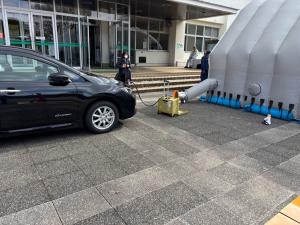 電気自動車の外部給電（エアーテントへの送風に使用）