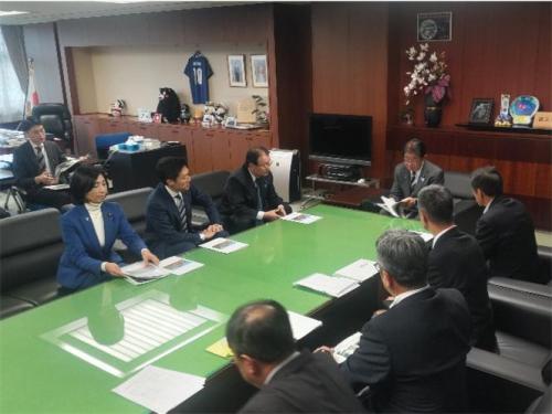 1月7日(水曜日)自転車国際会議「Velo-city2027Ehime」開催への支援に関する要望(国土交通大臣)(東京都)