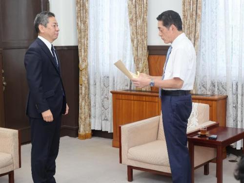 6月2日(火曜日)企業版ふるさと納税に対する感謝状贈呈式(県庁)