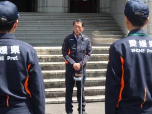7月31日（金曜日）熊本地震の被災地支援活動に係る職員派遣出発式（県庁本館前）
