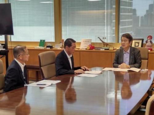 8月5日（水曜日）全国知事会原子力発電対策特別委員会委員長として「原子力発電所の安全対策及び防災対策に対する提言」について要請(環境大臣兼内閣府特命担当大臣（原子力防災）)（東京都）