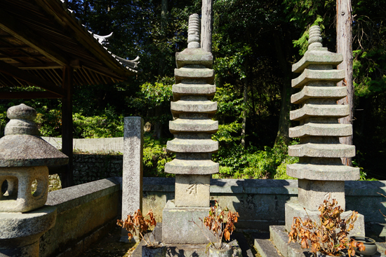 満願寺石塔の画像4