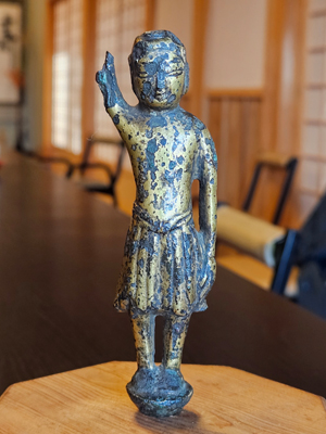 金銅誕生仏立像（善応寺）の画像