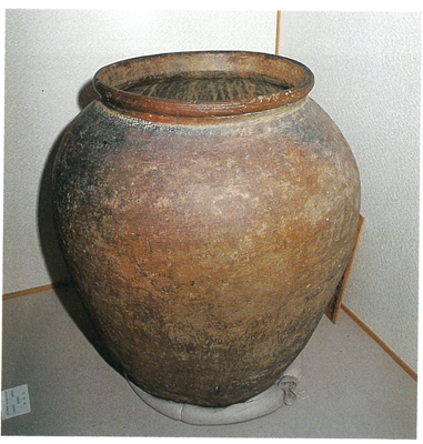 備前焼大甕の画像