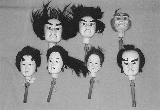 大谷文楽人形頭、衣裳道具一式の画像