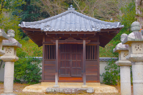 松平定政の霊廟の画像