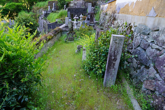 川田雄琴一家の墓の画像1