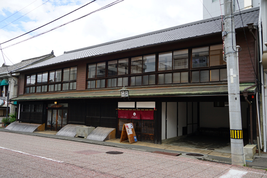 木屋旅館本館の画像1