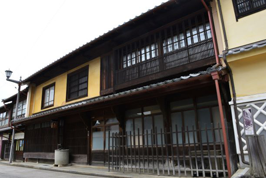 旧村上家住宅主屋ほか３件の画像1