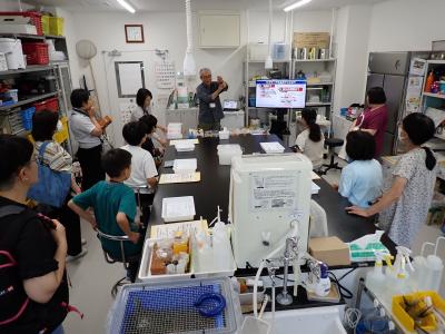 特定外来生物の説明の様子