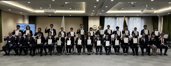 令和7年度　スポーツ専門員・愛顔のジュニアコーチ　辞令交付式